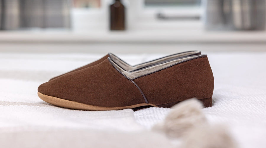 Ditch Boring Slippers: Why Men's Shearling Is the Ultimate Style Statement at Home