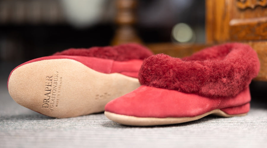 Top 5 Women's Shearling Slippers: From Classic to Eco-Friendly Styles
