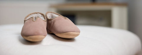 What Do You Need to Know About “Belinda” Women’s Shearling Slippers?