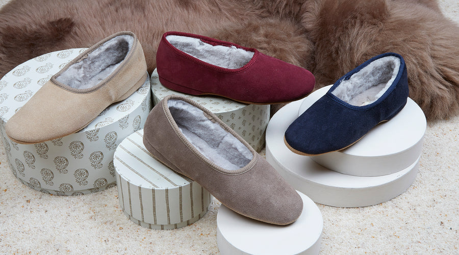 KEEP YOURSELF COZY & WARM WITH HIGH-QUALITY SHEARLING SLIPPERS